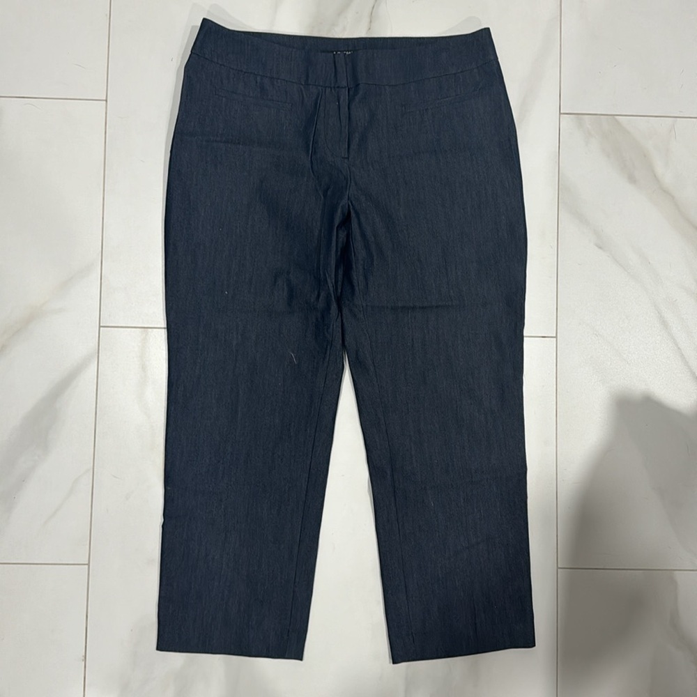 Apt. 9 Denim Colored Capri Pants. Sz 4